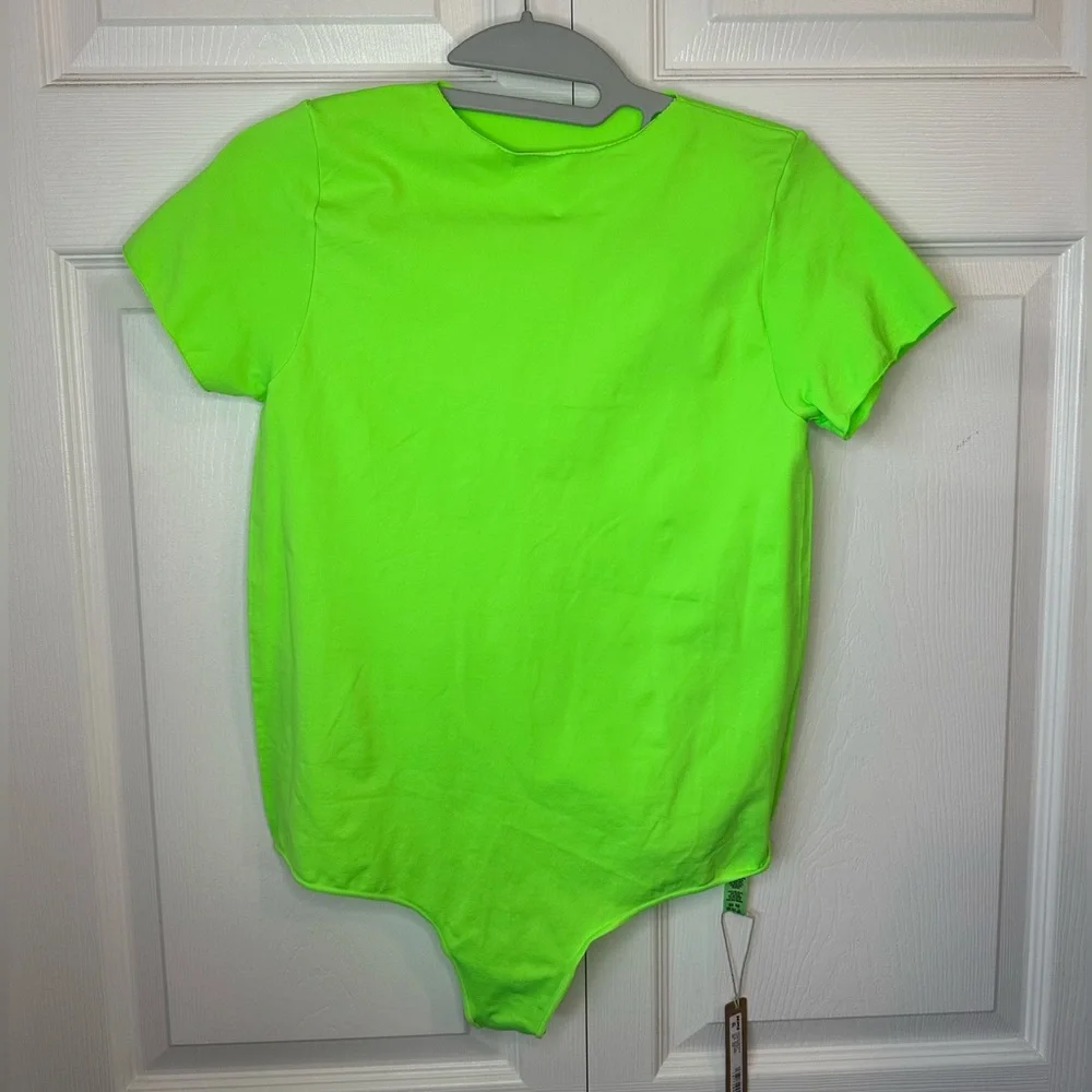 SKIMS Essential T-shirt Bodysuit Sz. 2X/3X Neon Green
